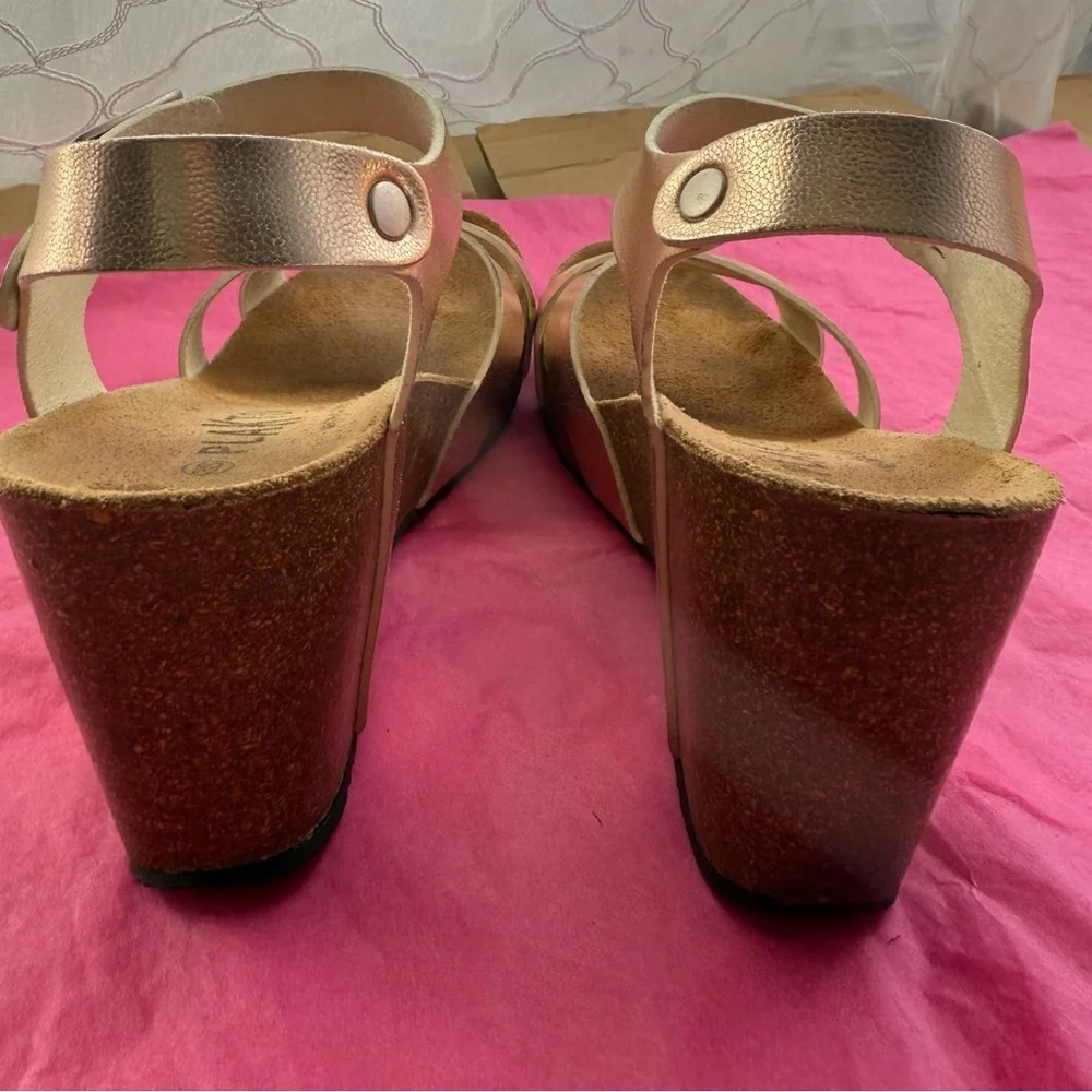 Plakton‎ Rose Gold Wedge Sandals size 7